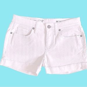 Vineyard Vines white jean shorts